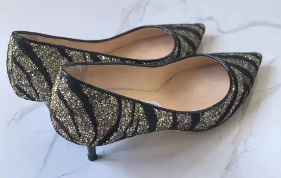 ジミーチュウ ブラック/GOLD グリッター パンプス 36 5 正規品 - メルカリ