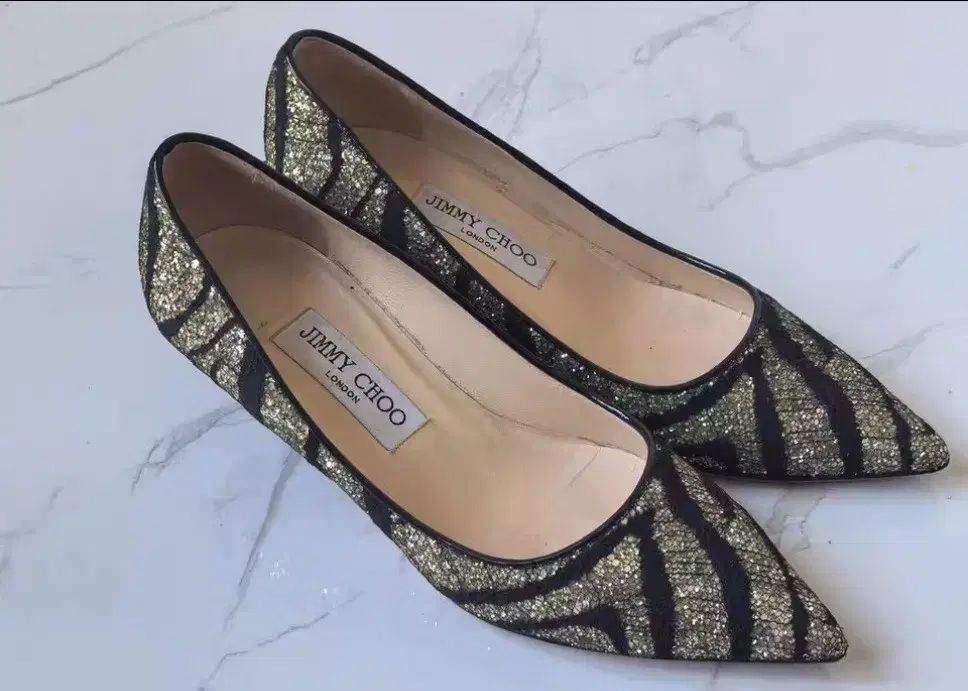 ジミーチュウ ブラック/GOLD グリッター パンプス 36 5 正規品 - メルカリ