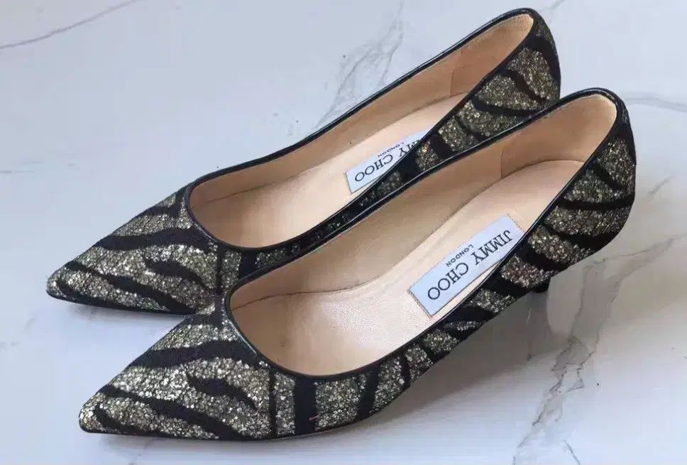 ジミーチュウ ブラック/GOLD グリッター パンプス 36 5 正規品 - メルカリ