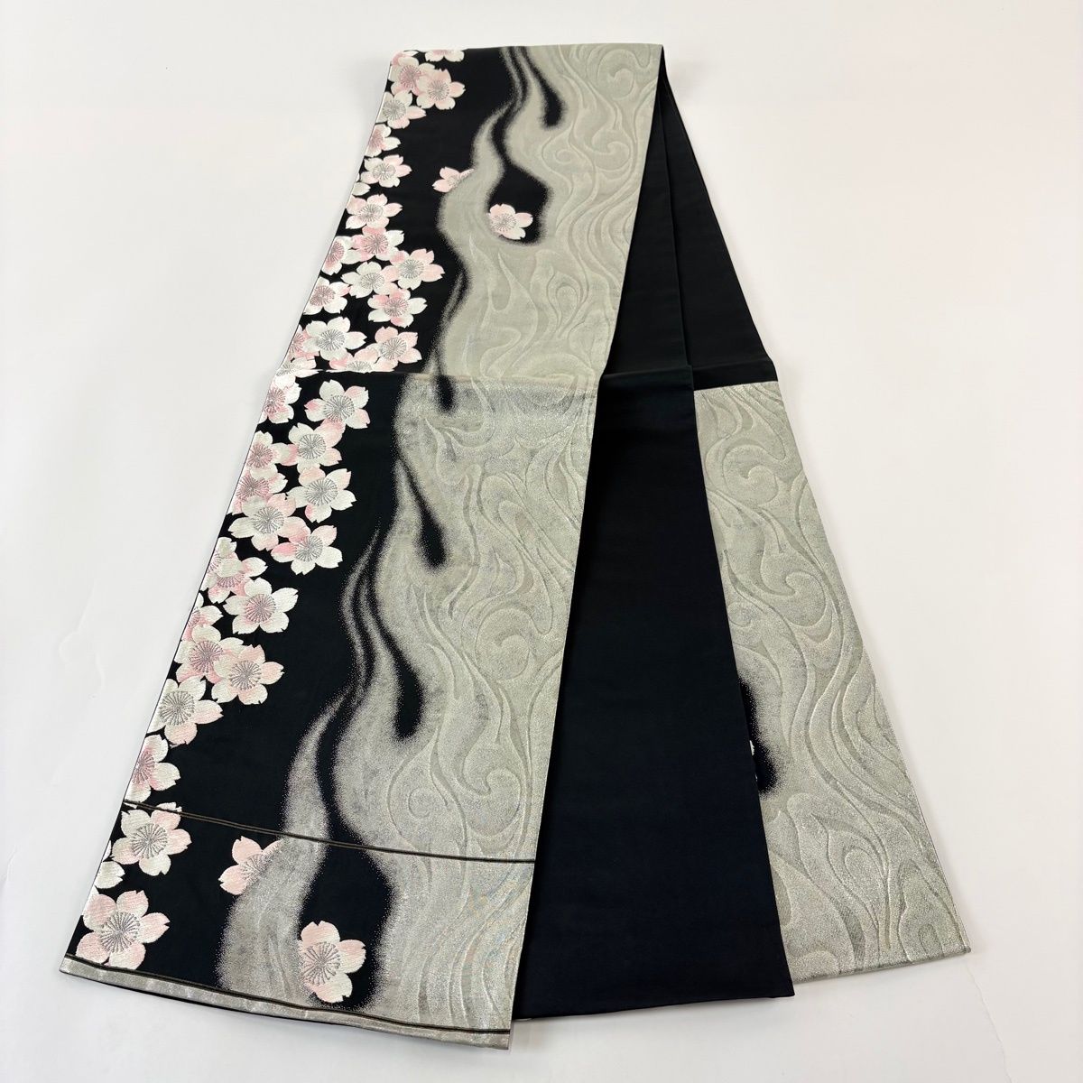 袋帯 秀品 雪月花 桜 幾何学 銀糸 箔 黒 六通 正絹 【中古】 - メルカリ
