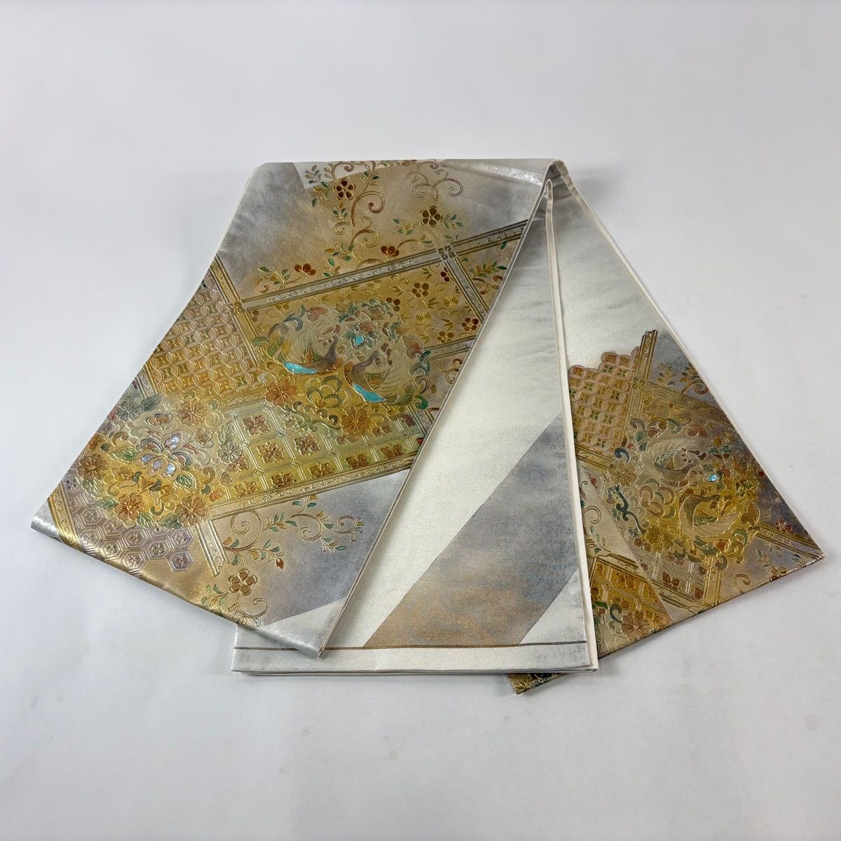 袋帯 秀品 向かい鳥 草花 螺鈿 金彩 金色 お太鼓柄 正絹 【中古