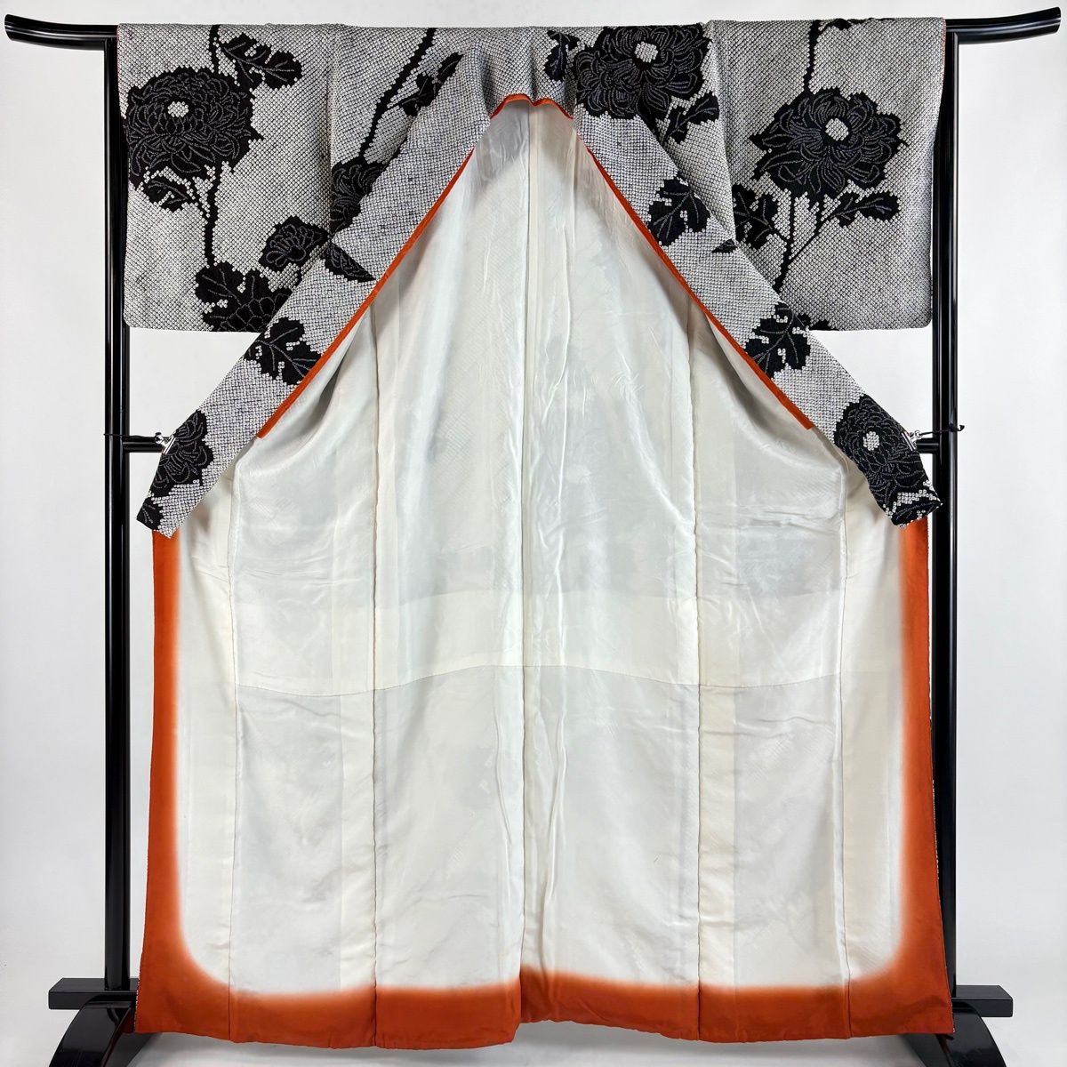 小紋 身丈164cm 裄丈65cm M 袷 菊 総絞り 黒灰 正絹 秀品 【中古