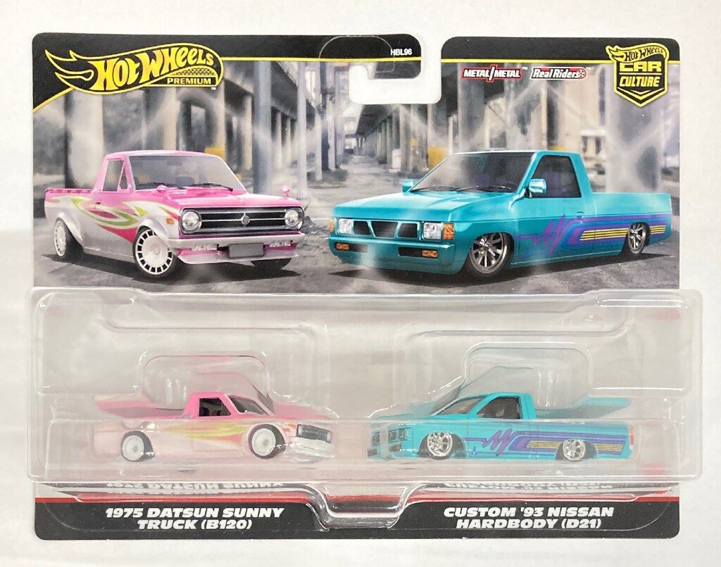 MATTEL HOTWHEELS PREMIUM 2-Pack 1975 DATSUN SUNNY TRUCK(B120
