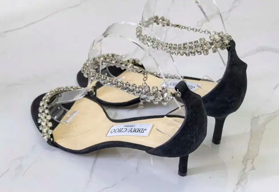 ジミーチュウ ブラック スウェード クリスタル サンダル ヒール 37 5