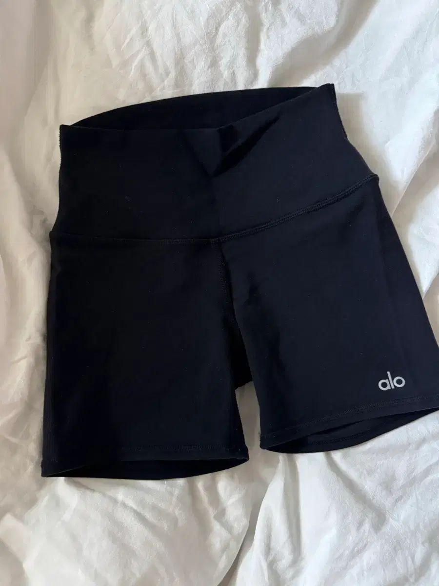 アロ ヨガ バイカーショーツ - メルカリ