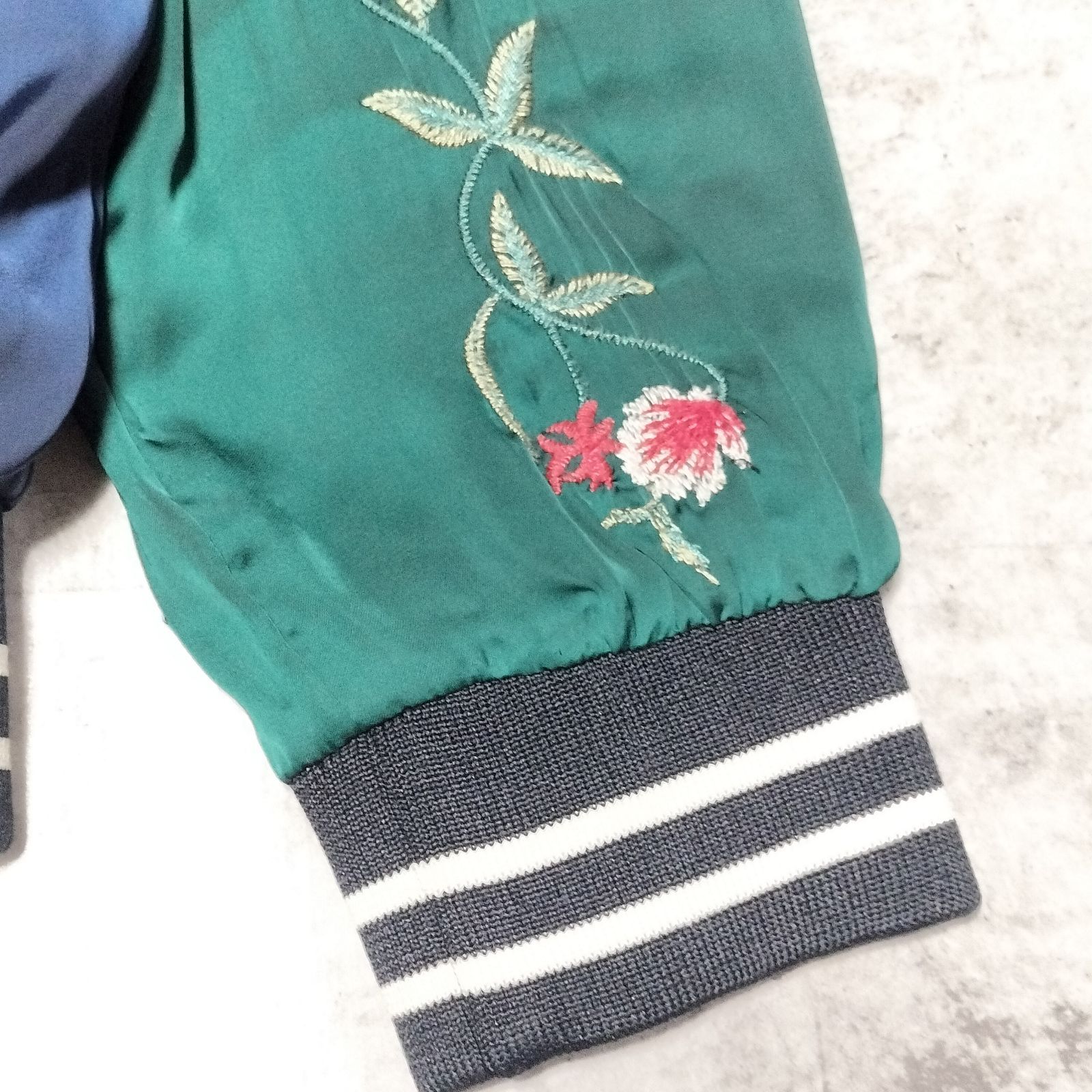 ZARA ザラ 沖縄 刺繍 花柄 リバーシブル スカジャン Мサイズ ネイビー