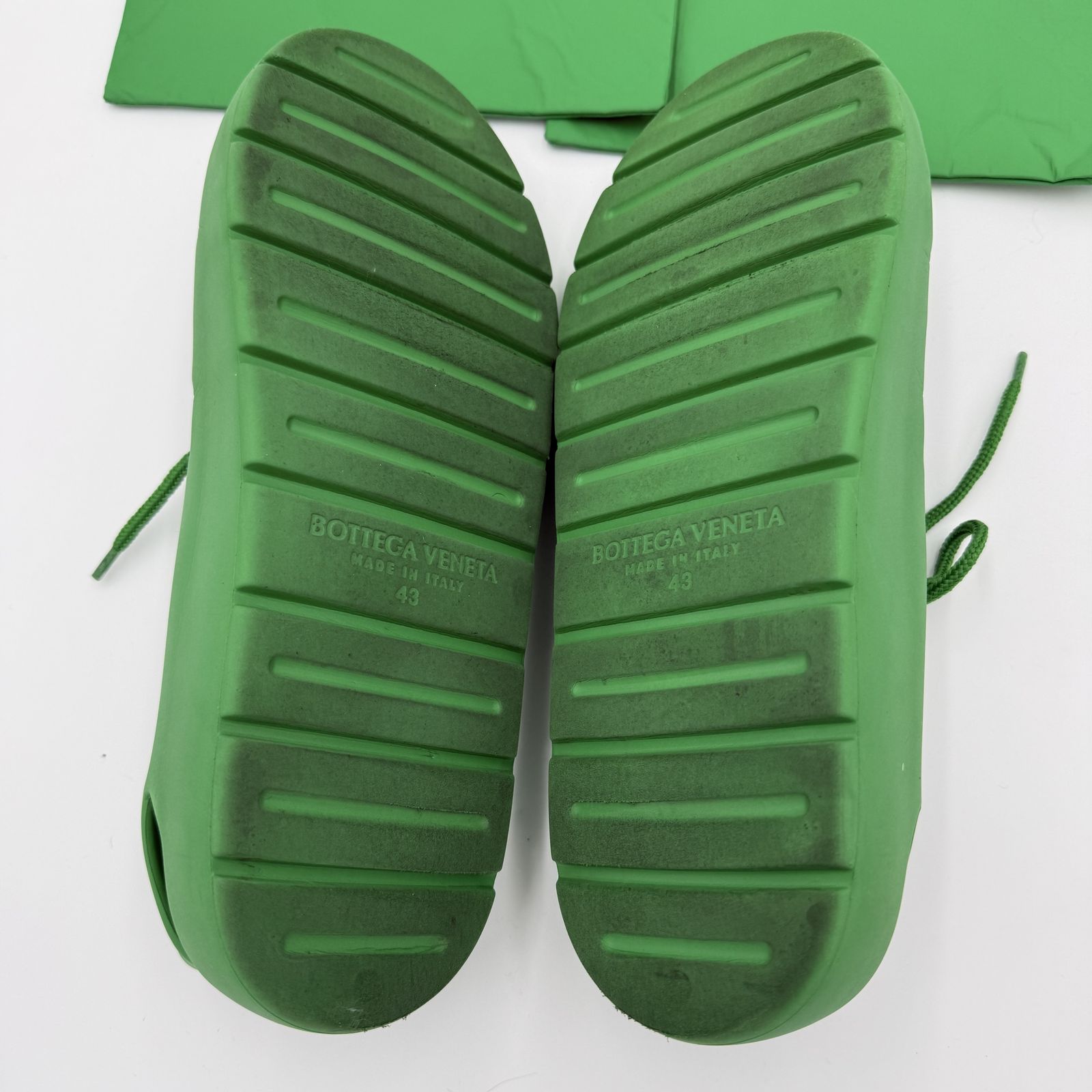 BOTTEGA VENETA（ボッテガヴェネタ） ラバー レースアップ サンダル