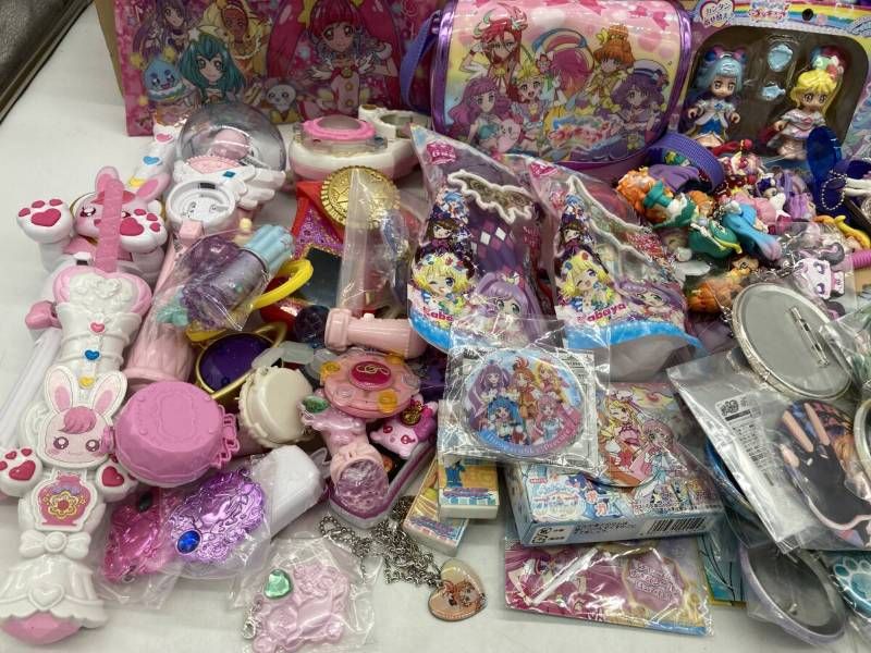 大量まとめ】プリキュア グッズ 約4.2kg 缶バッジ/フィギュア/アクリル