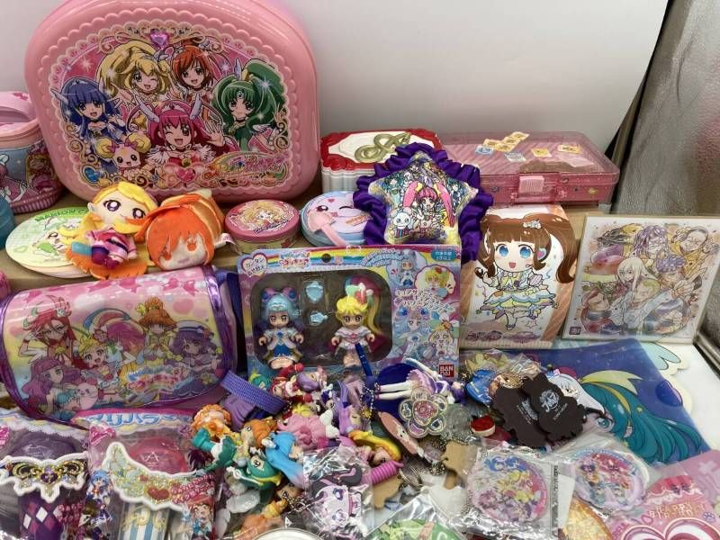 大量まとめ プリキュア グッズ 約4.2 kg 缶バッジ|フィギュア|アクリルスタンド|ぬいぐるみ|クリアファイル|ラバスト 等 女児向け アニメ その他 キャラクターグッズ ゲーム おもちゃ グッズ