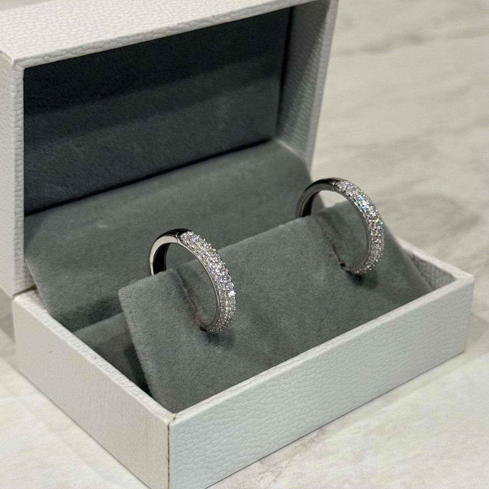 モアサナイト 9.9ctパヴェフープピアス S925プラチナ加工 金アレ対応 モアサナイト9.9ct パヴェフープピアス. S925プラチナ加工 金アレ対応