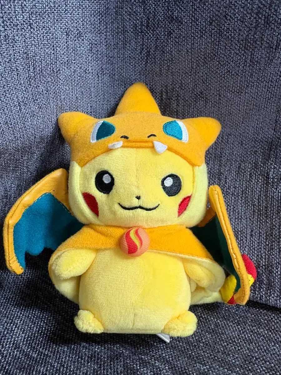 リザードン パンチョ ピカチュウ