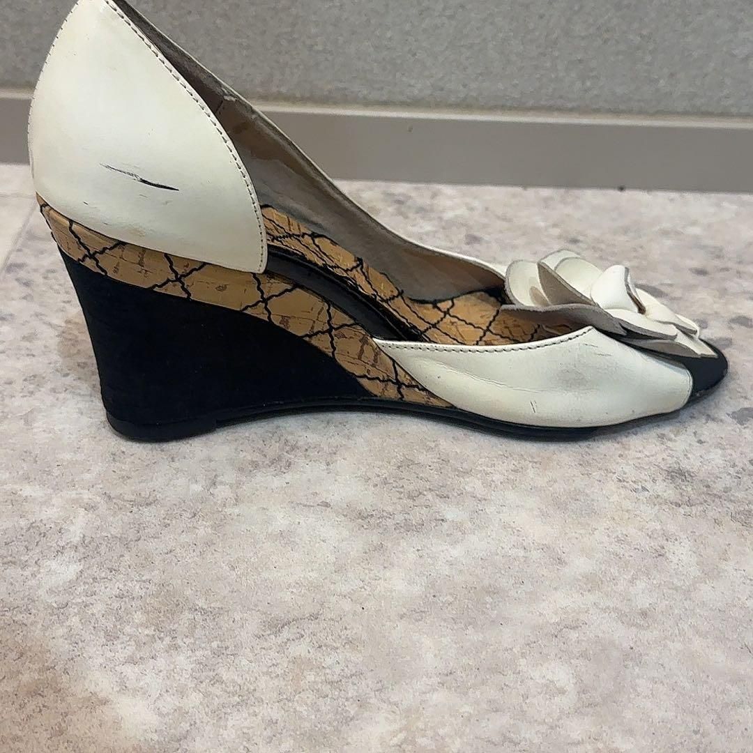 CHANEL カメリアウェッジヒールオープントゥパンプス - メルカリ