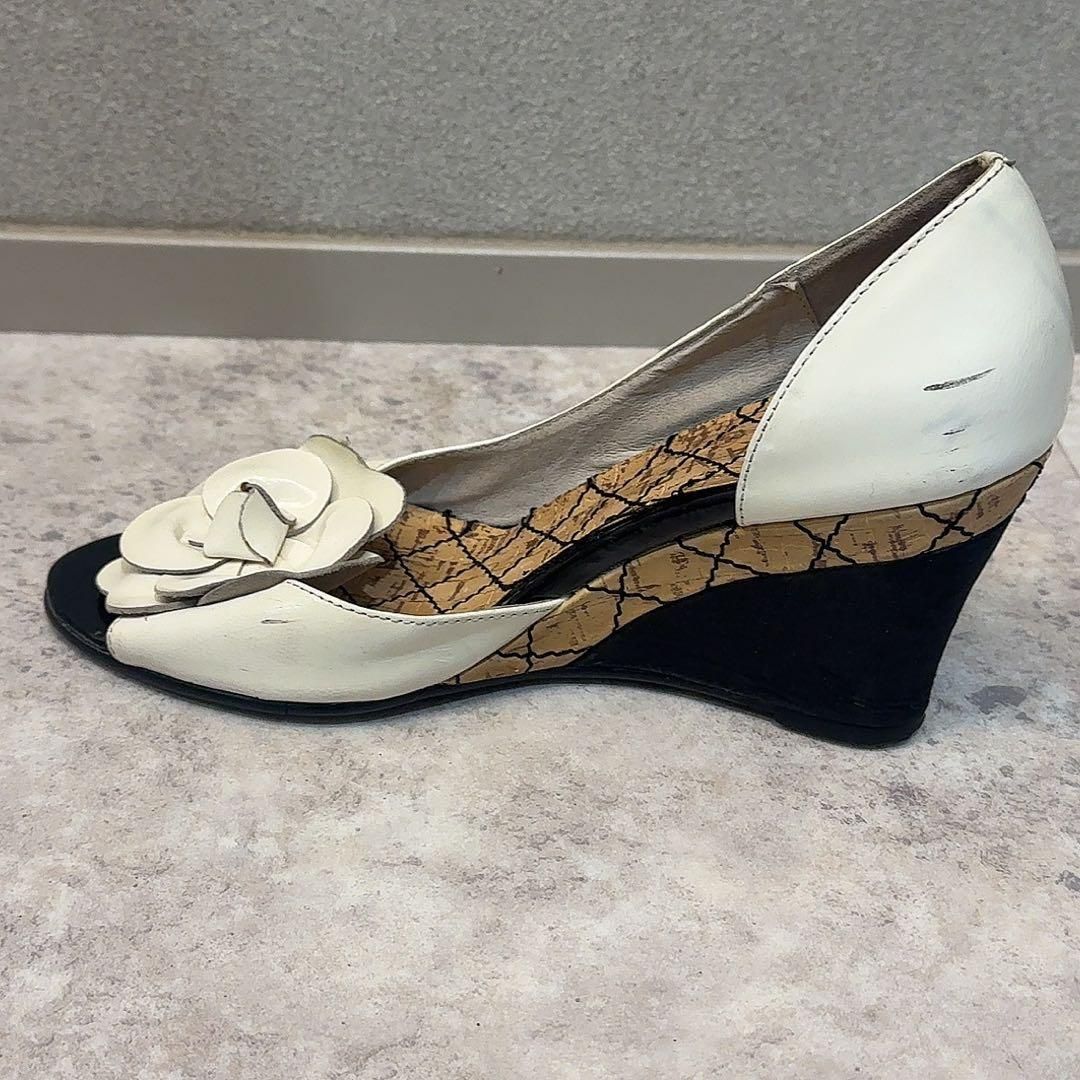 CHANEL カメリア　ヒールパンプス CHANEL カメリアウェッジヒールオープントゥパンプス - メルカリ