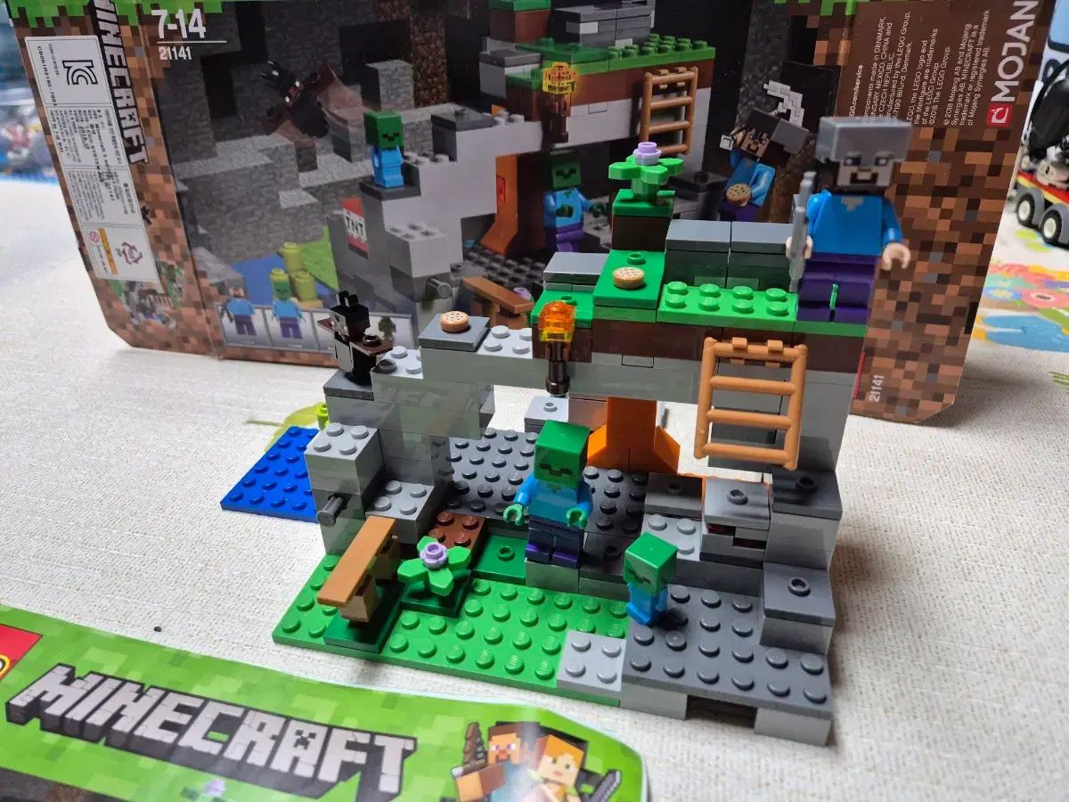 LEGO Minecraft マインクラフト 21141 ゾンビ洞窟