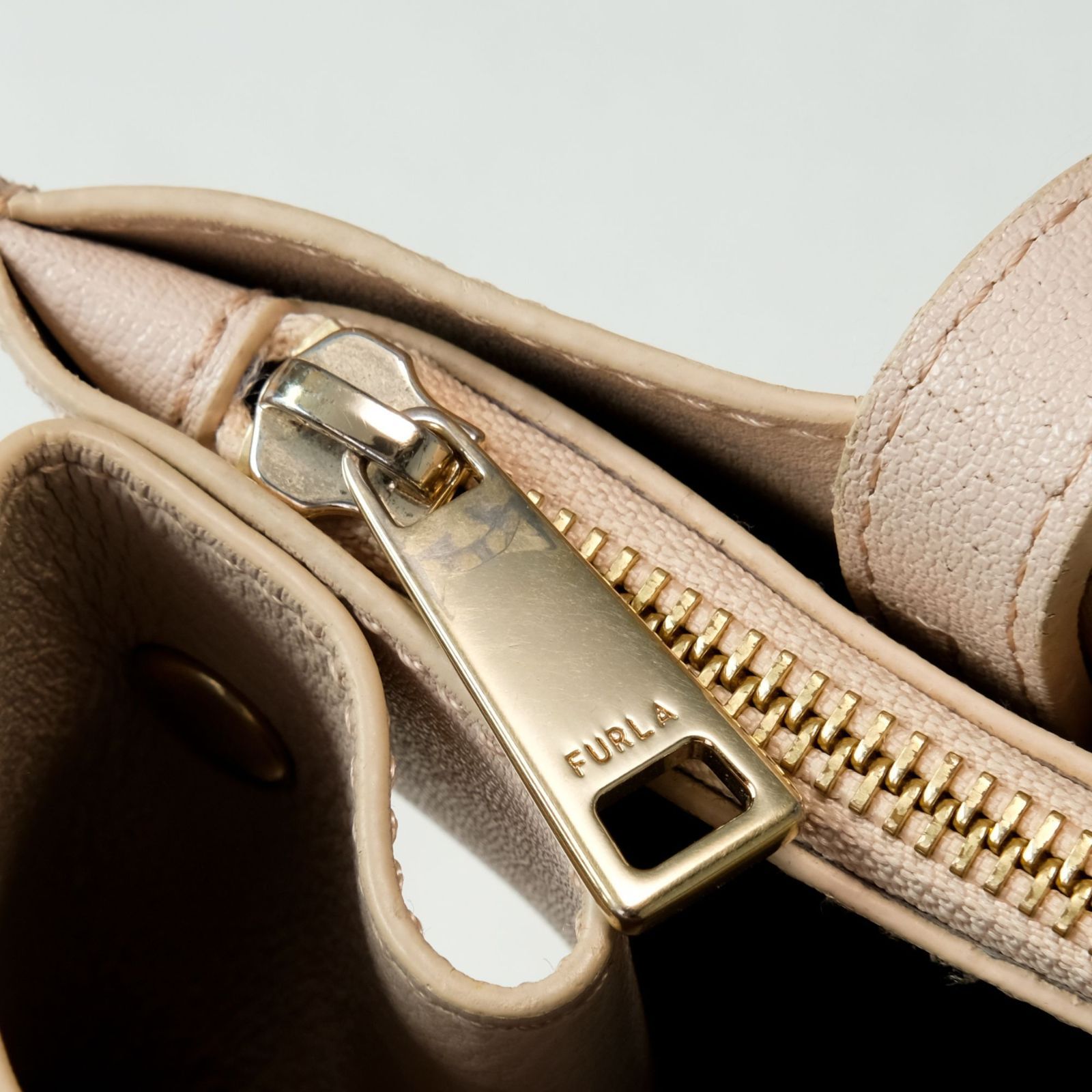 FURLA フルラ ソフィア トートバッグ アーチロゴ A4収納可 肩掛け