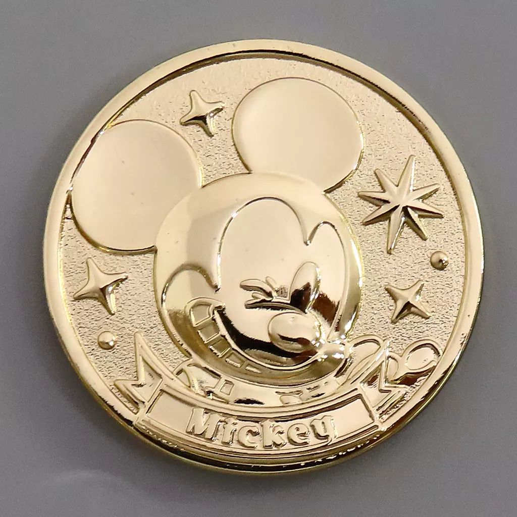 中古】置物・装飾品 ミッキー＆グリム コイン風メダル 「ディズニー ツイステッドワンダーランド」 - メルカリ