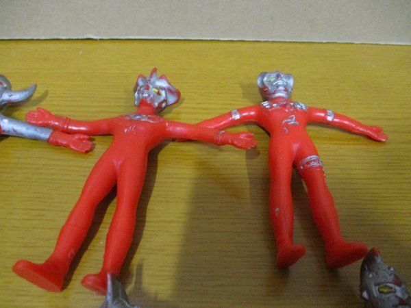 ウルトラマンなどフィギュア 円谷プロ 日本製有2000〜08年製77体まとめ売り ウルトラマンなどフィギュア 円谷プロ 日本製有2000〜08年製77体まとめ