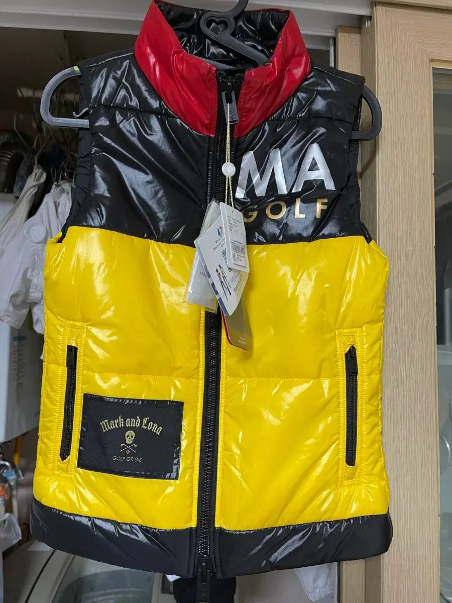 MARK & LONA マークアンドロナ ィェロー ゴルフ ダウン ベスト - メルカリ