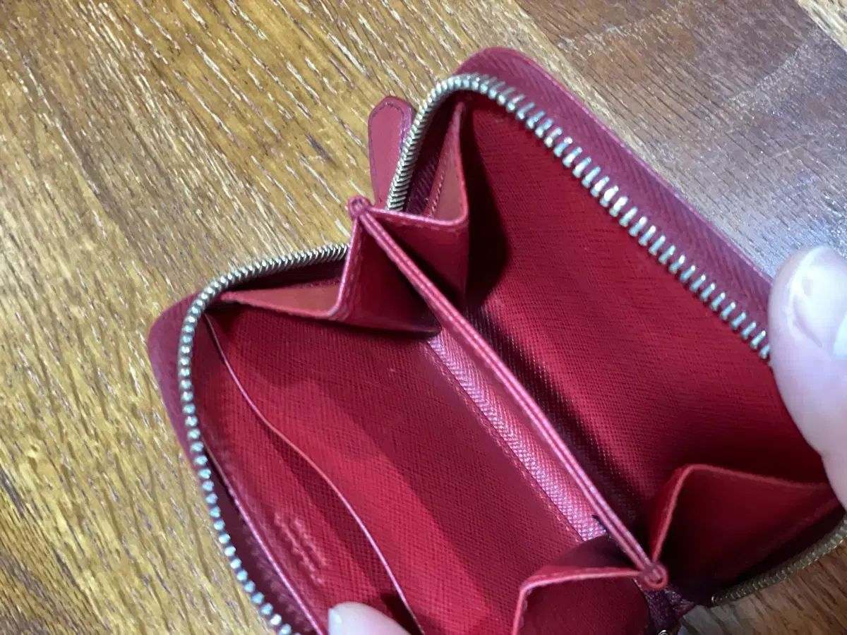 注文 PRADA プラダ サフィアーノ 二つ折り財布 レッド