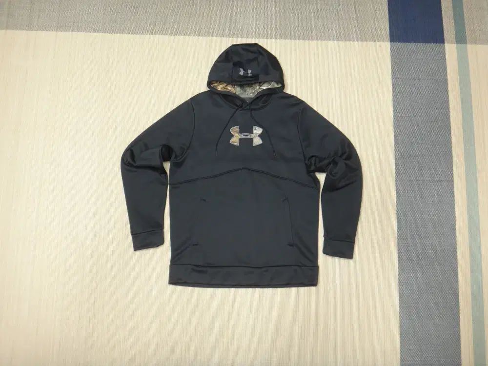 (M/95) アンダーアーマー メンズ ビックロゴ 裏起毛 フーディー Tシャツ ブラック