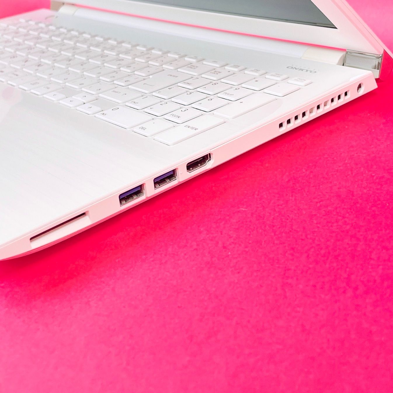 在宅ワークや事務学習に‼️高性能Corei7✨️薄型ノートパソコン