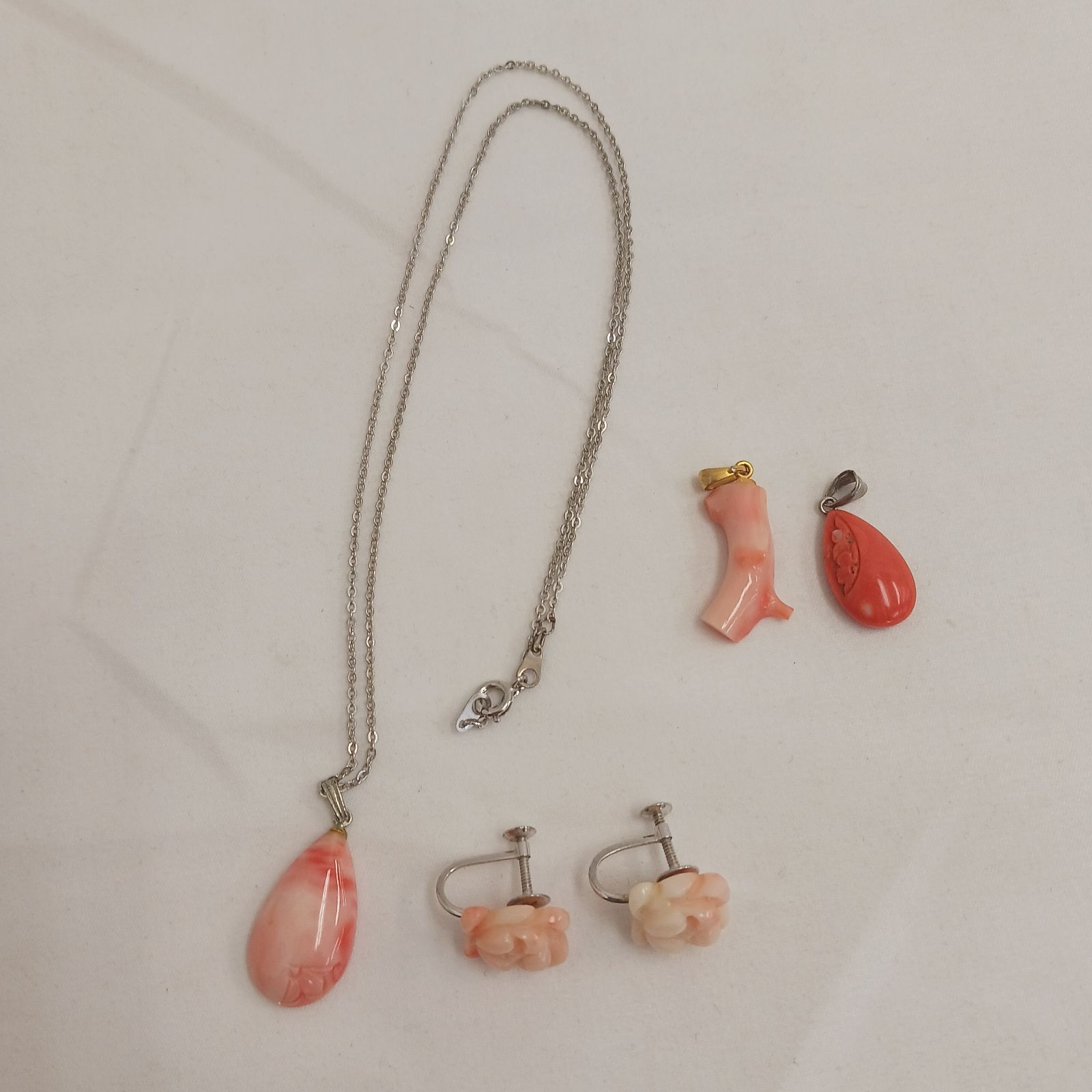 中古品】天然桃色珊瑚 ネックレス ペンダントヘッド イヤリング 本珊瑚