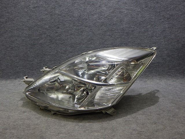 アイシス 左ヘッドライト HID ANM10/15 前期 44-61 B バラスト付 81170