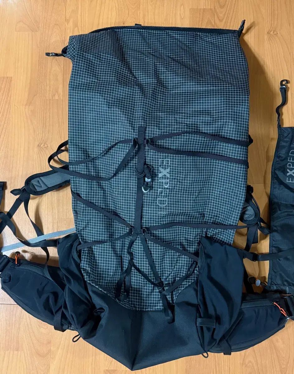 エクスペッド 45 L リュック フラッシュ ポケット