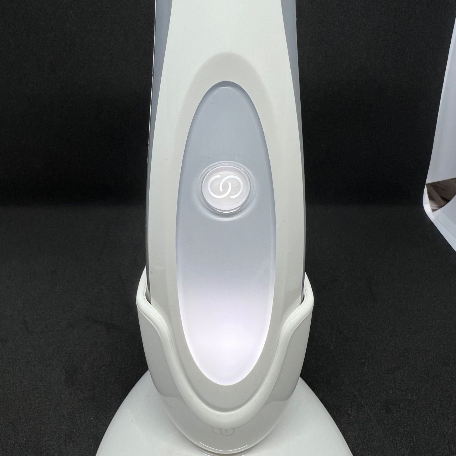 LumiSpa 洗顔ブラシ ➕新品トリートメントヘッド付き LumiSpa 洗顔ブラシ ➕新品トリートメントヘッド付き LumiSpa 洗顔