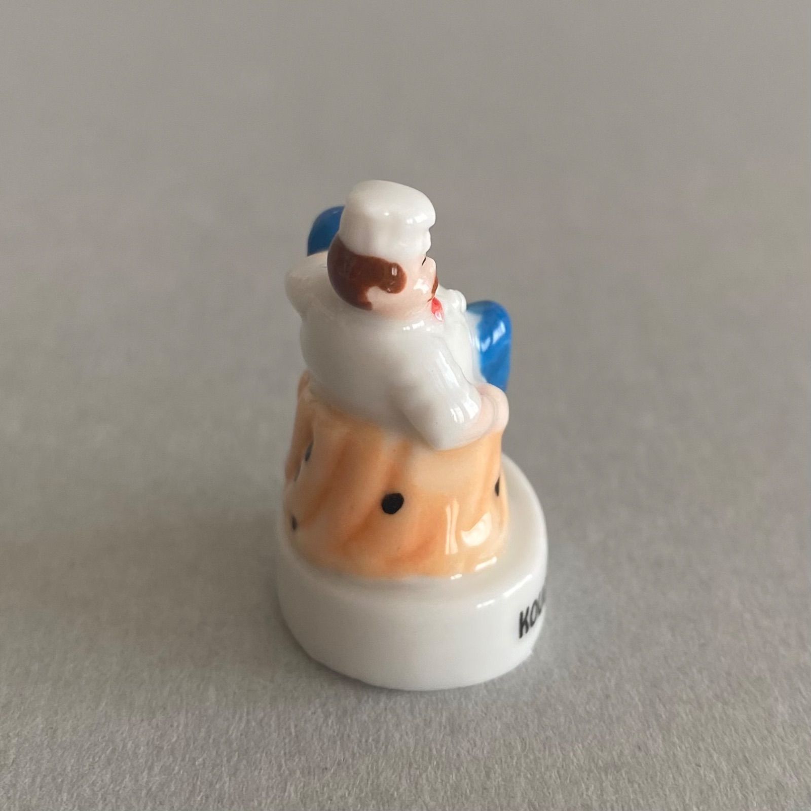 おちゃめなシェフとクグロフ（アルザス菓子）のフェーブ／フランス菓子