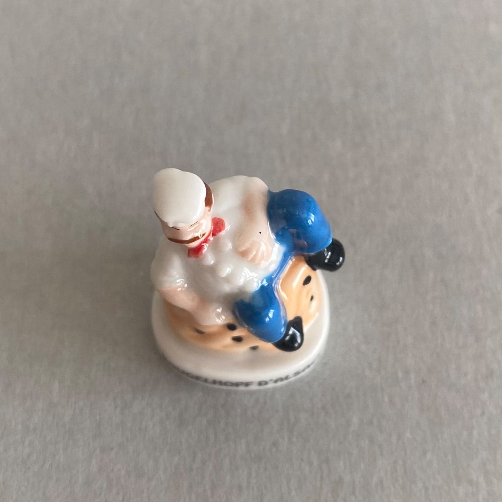 おちゃめなシェフとクグロフ（アルザス菓子）のフェーブ／フランス菓子