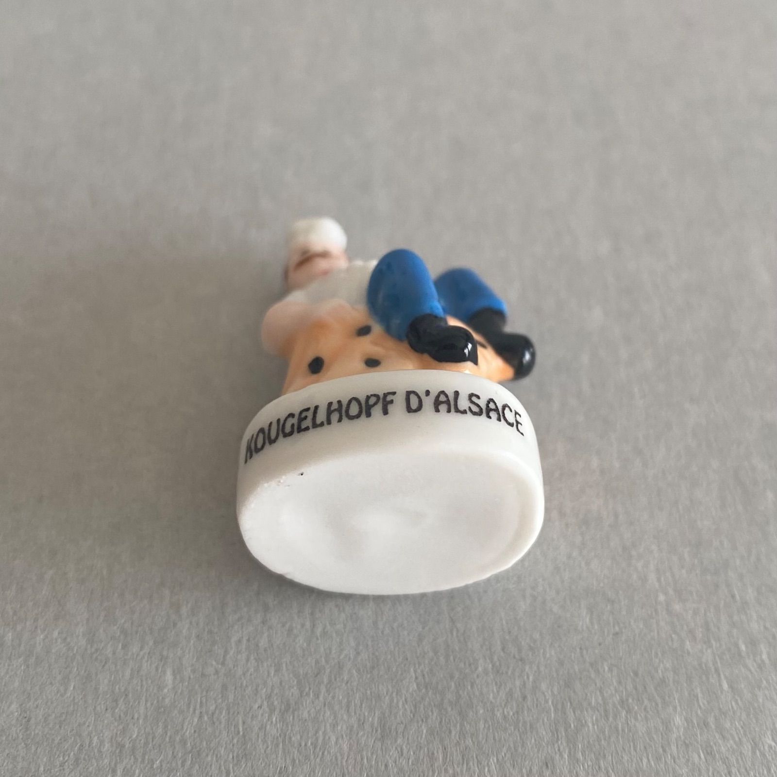 おちゃめなシェフとクグロフ（アルザス菓子）のフェーブ／フランス菓子