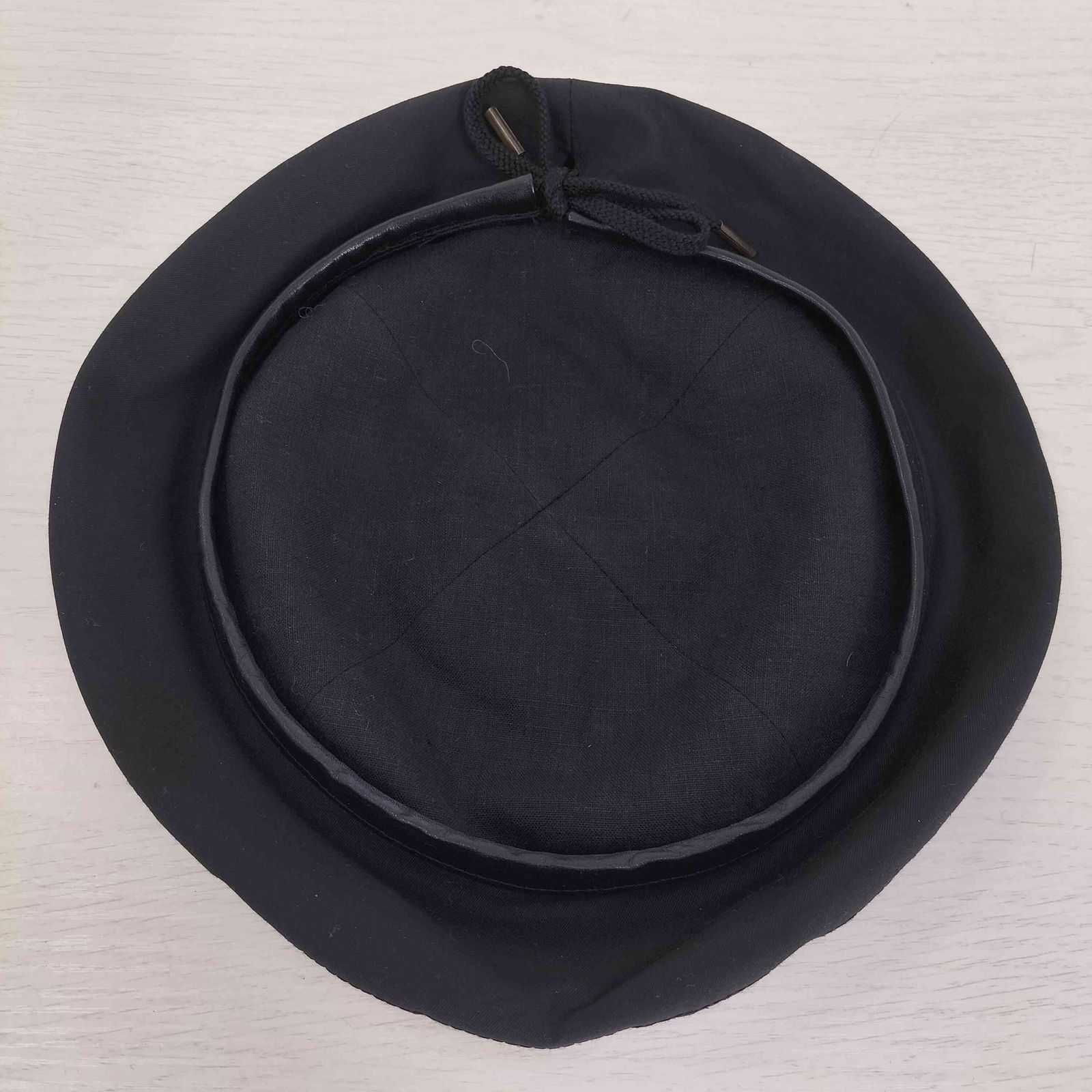 ラメゾンドリリス La Maison de Lyllis レザーパイピング ベレー帽