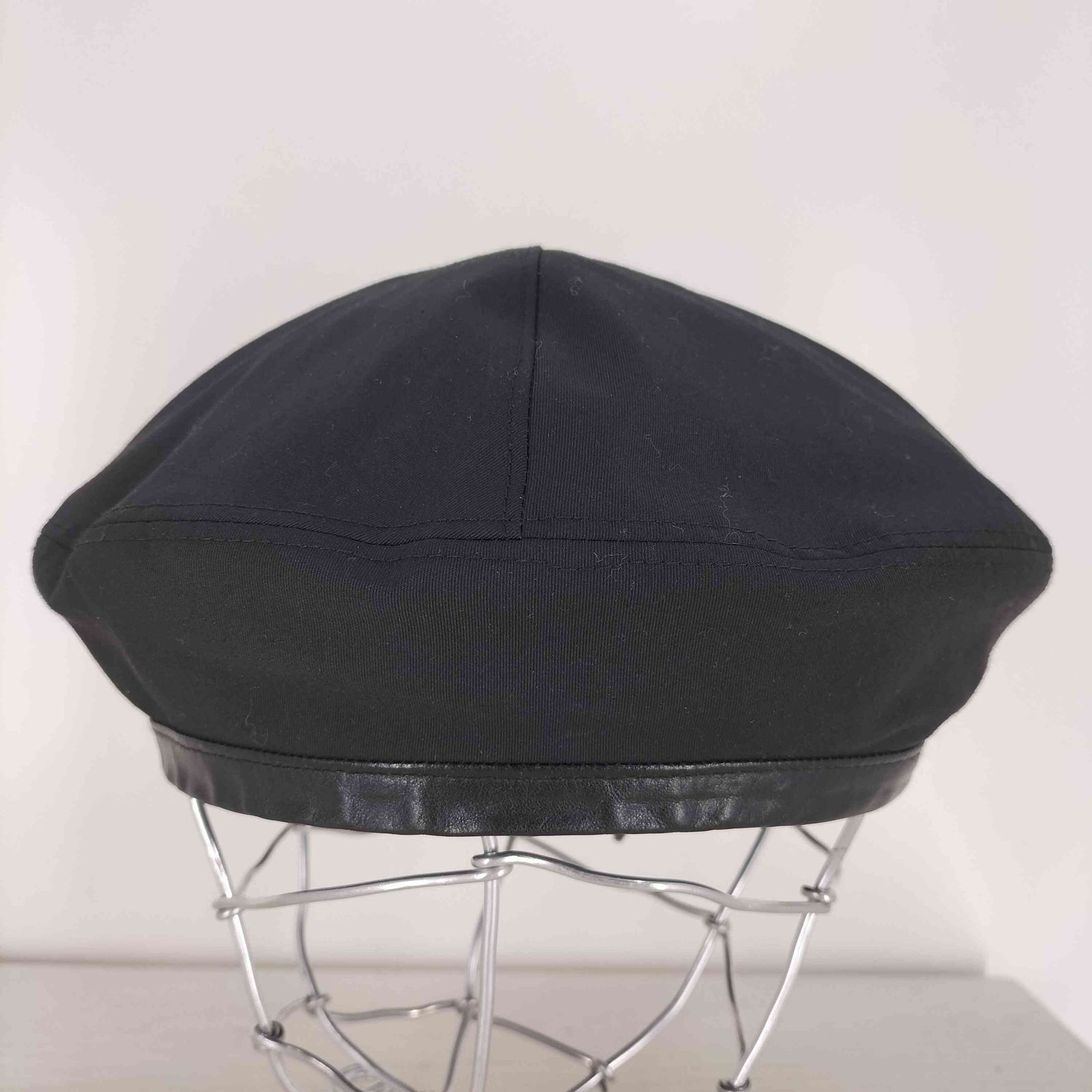 ラメゾンドリリス La Maison de Lyllis レザーパイピング ベレー帽