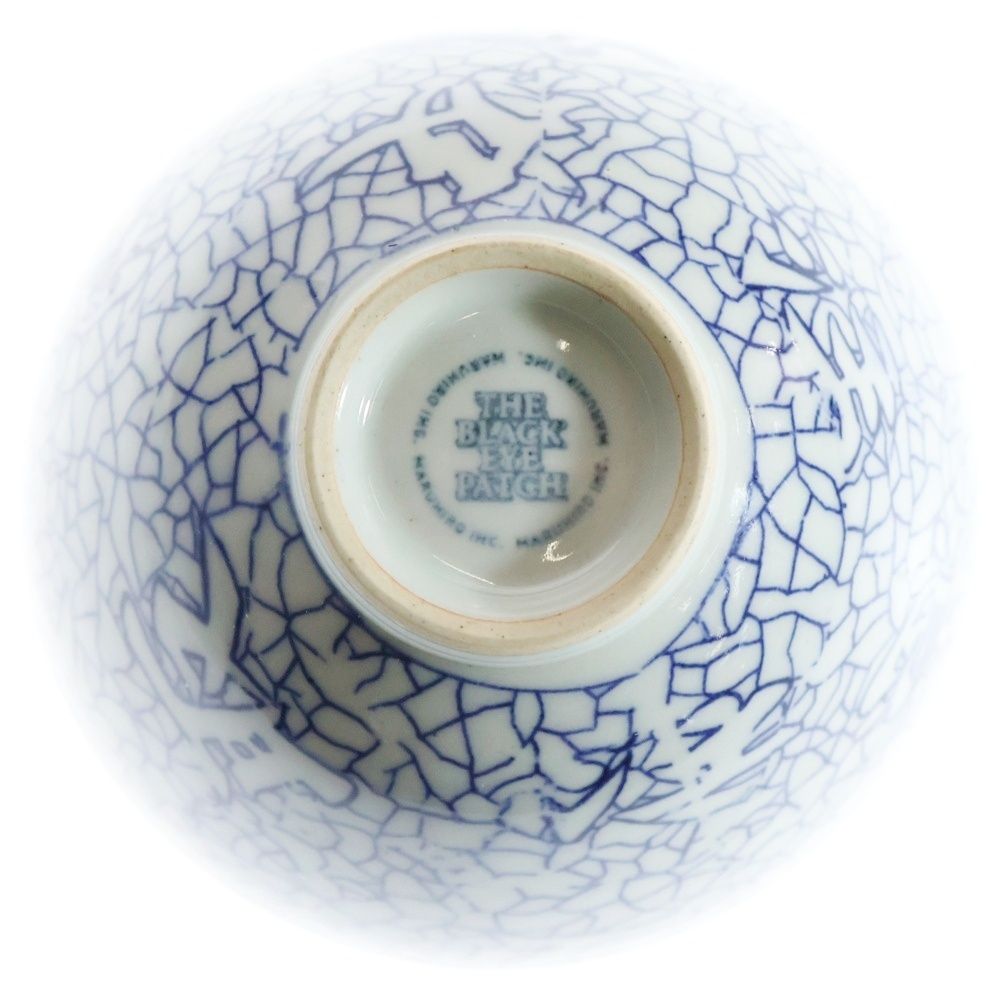 ブラックアイパッチ　陶器 BlackEyePatchと波佐見焼がコラボ。伝統文様に“取扱注意”が落とし込