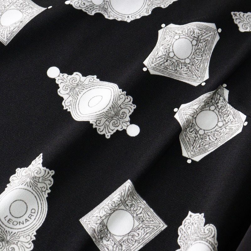 美品 レオナール LEONARD カンカン素材 モノトーンプリント シアー