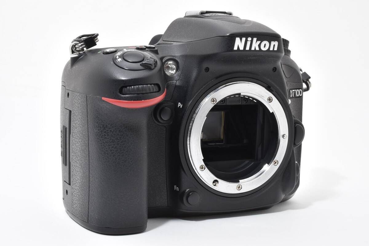 ☆良品☆《ショット数12,197回 》ニコン Nikon D7100 ボディ☆ YM9381