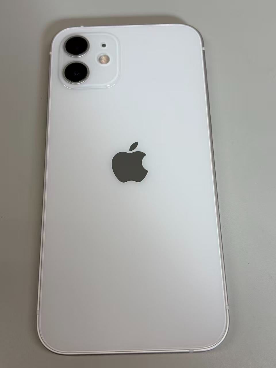 【美品】iPhone12 ホワイト　64GB 電池新品100% 電池100% SIMフリー iPhone12 64GB ホワイト - メルカリ