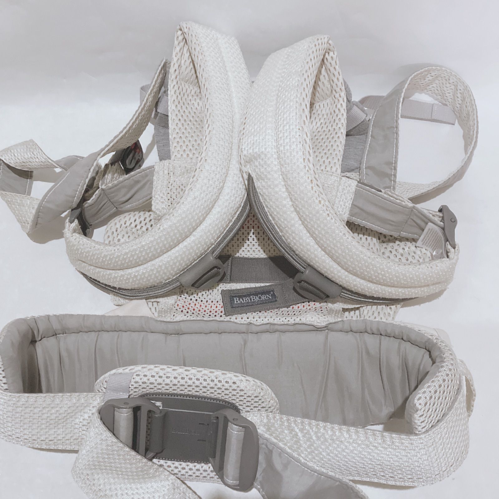 BABYBJÖRN ハーモニー　抱っこひも メッシュ クリーム BABYBJORN（ベビービョルン） 抱っこ紐 ハーモニー クリーム メッシュ