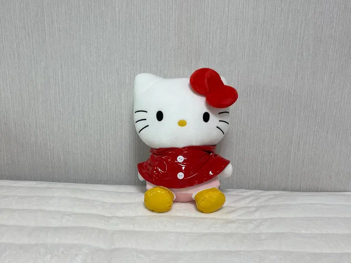 サンリオ ハローキティ レインコート ぬいぐるみ - メルカリ