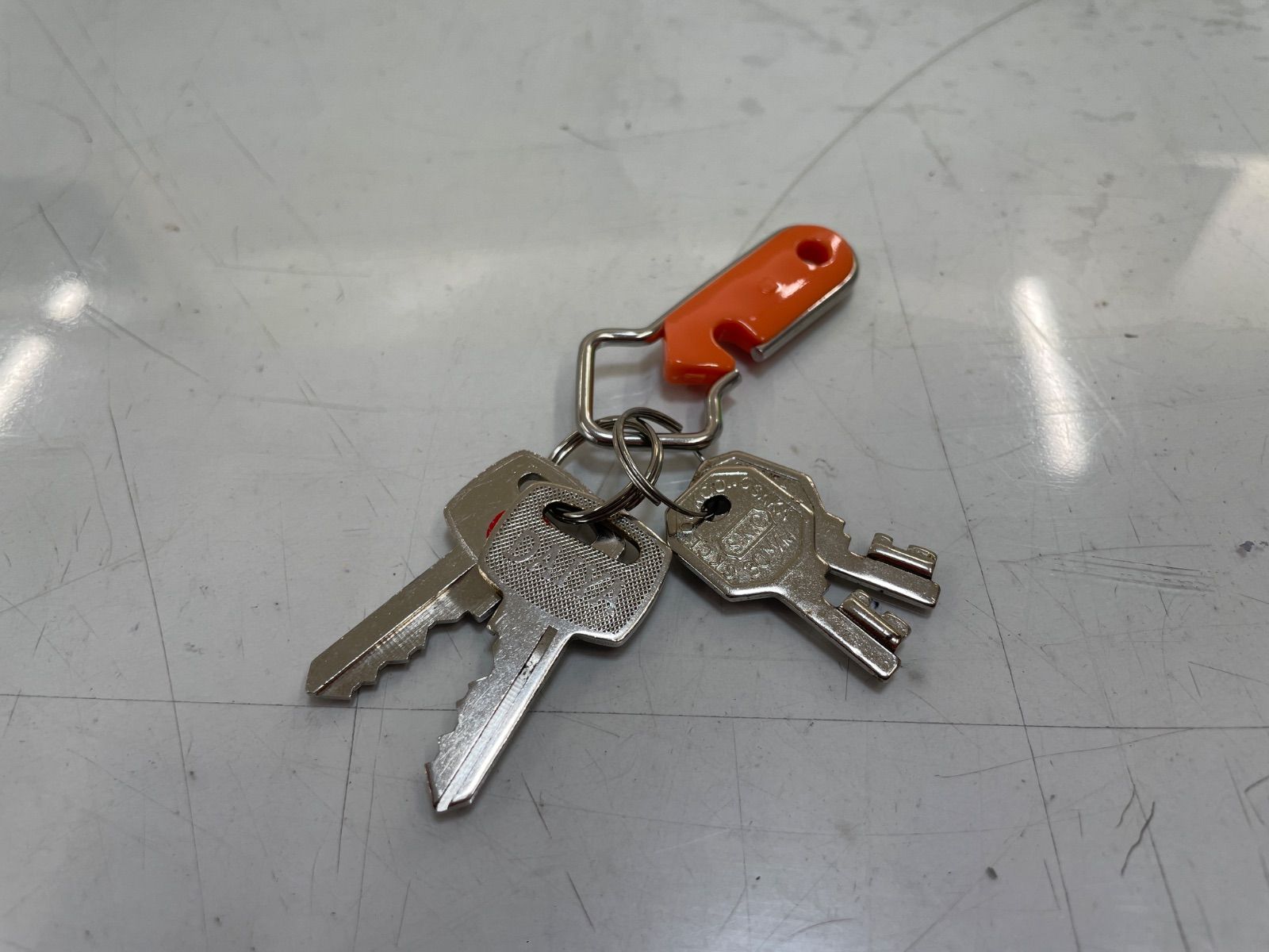 中古品】＜猟銃用＞KSK ガン ロッカー(5丁用)鍵付 - メルカリ