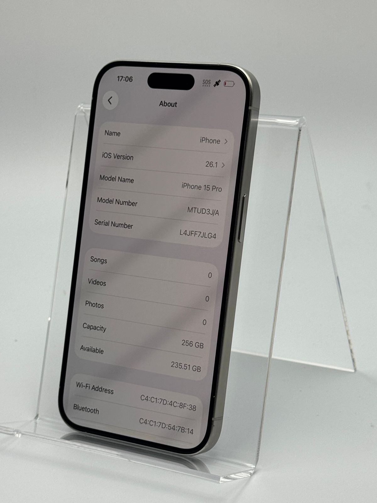 中古B】iPhone 15 Pro 256GB ホワイトチタニウム バッテリー【80