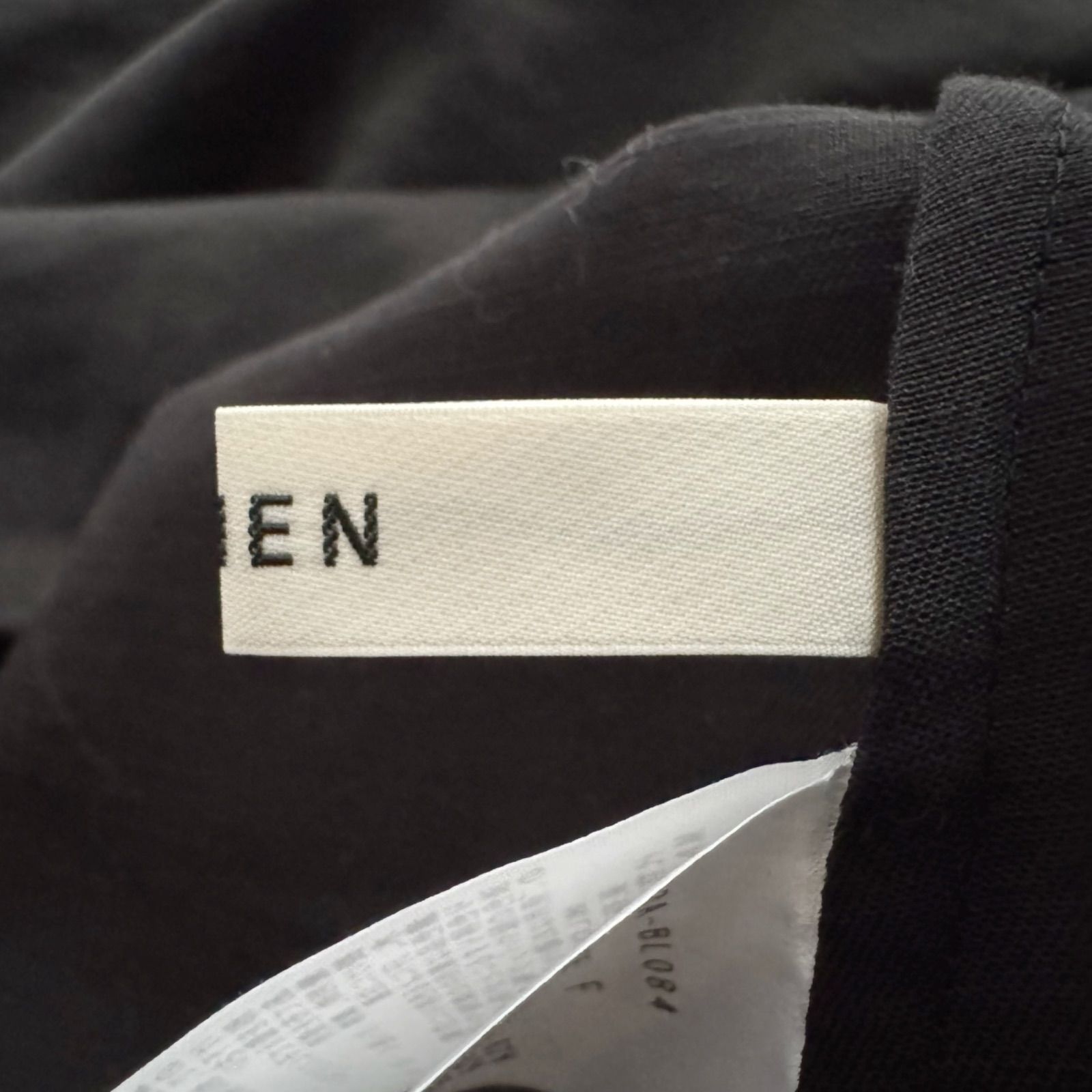 LOHEN ローヘン ブライトサテン フロントタックブラウス ブラック LOHEN ローヘン ブライトサテンフロントタックブラウス ブラウス