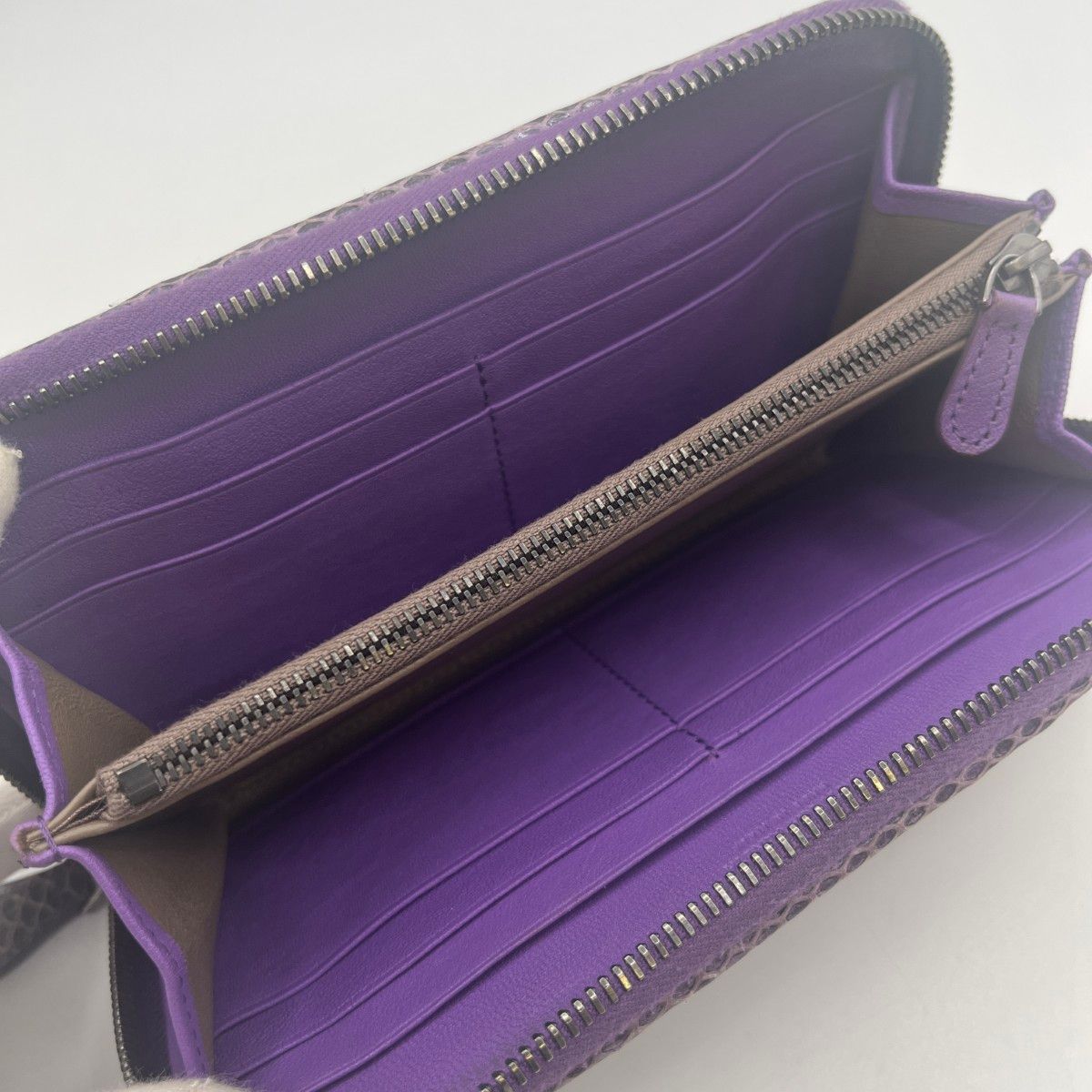 【美品】BOTTEGA VENETA イントレチャート パイソン 長財布 美品】BOTTEGA VENETA ボッテガヴェネタ 長財布 イントレチャート