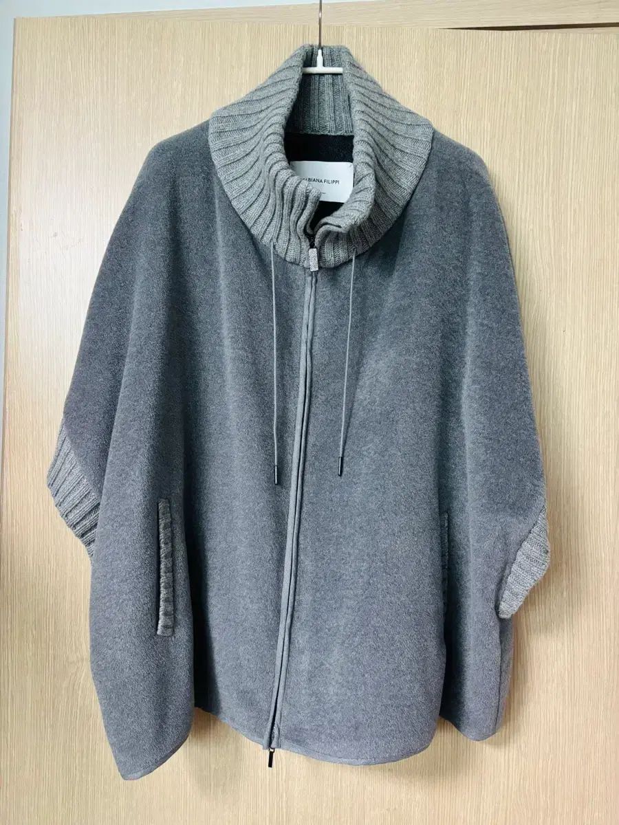 ファビアナフィリッピ ウール ニット ポンチョ - メルカリ
