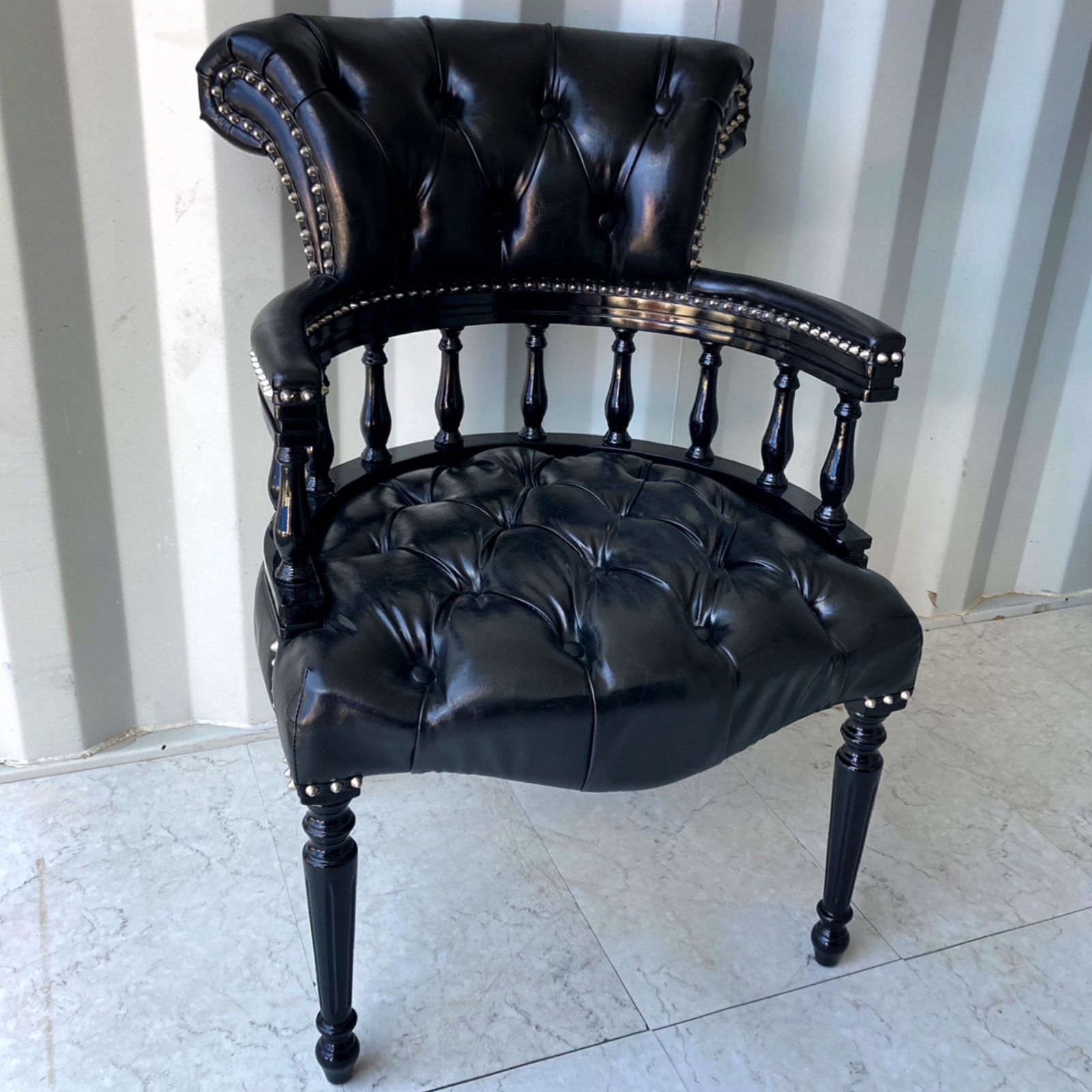 取付無料！ヴィンセント チェスターフィールド 合皮 キャプテンアームチェア 取付無料！ヴィンセント チェスターフィールド 合皮 キャプテンアーム