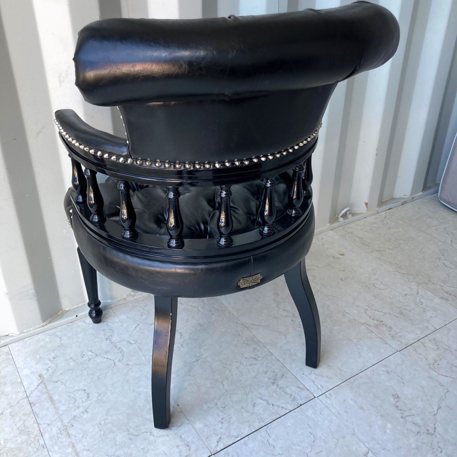 取付無料！ヴィンセント チェスターフィールド 合皮 キャプテンアームチェア 取付無料！ヴィンセント チェスターフィールド 合皮 キャプテンアーム