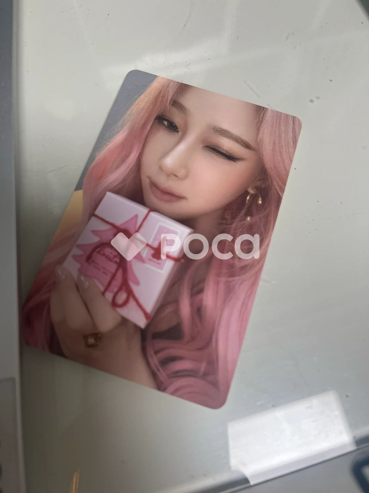 aespa ジゼル 2024 PINK CHRISTMAS PHOTO CARD RANDOM PACK - メルカリ