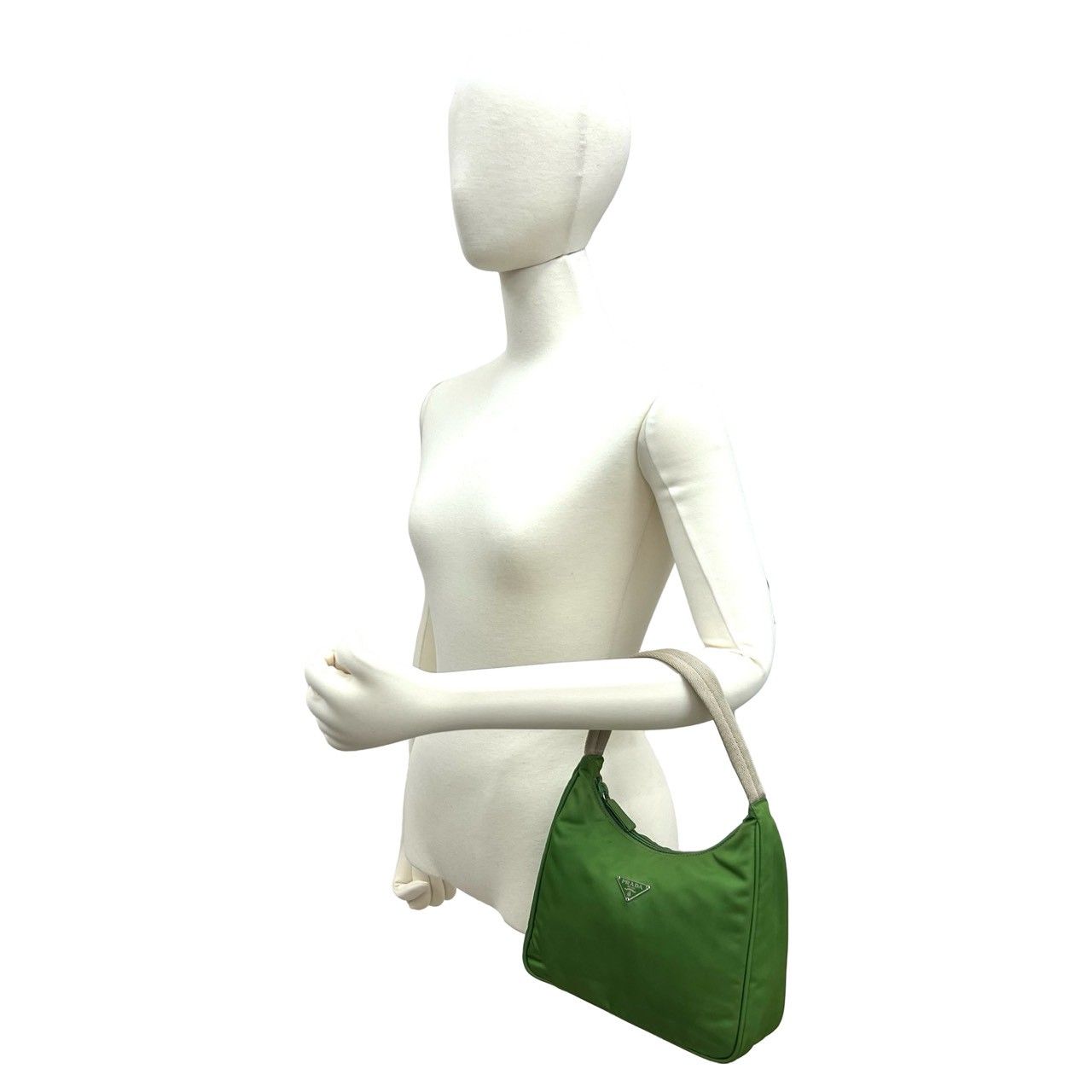 PRADA ナイロン ハンドバッグ トライアングルロゴ グリーン 正規品 中古・古着通販】PRADA (プラダ) ナイロンハンドバッグ グリーン