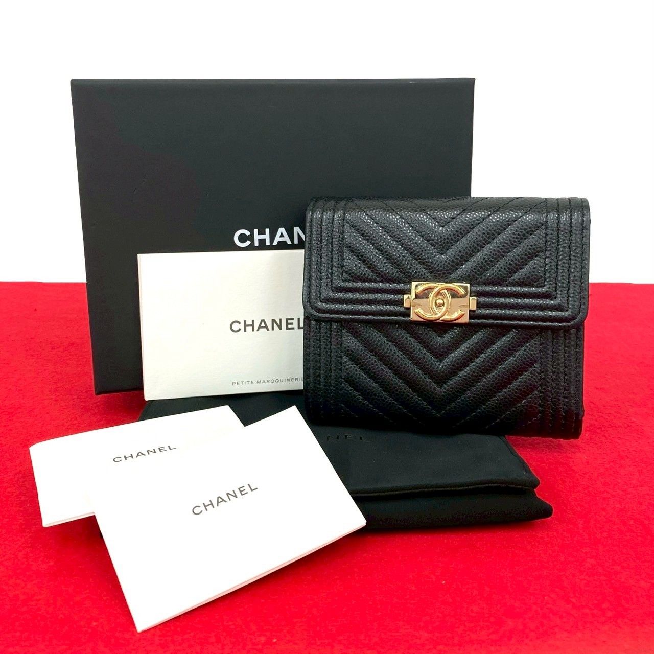 極美品◆CHANEL 三つ折り財布 キャビアスキン プッシュロック 黒 31番台 極美品◇CHANEL 三つ折り財布 キャビアスキン プッシュロック 黒 31